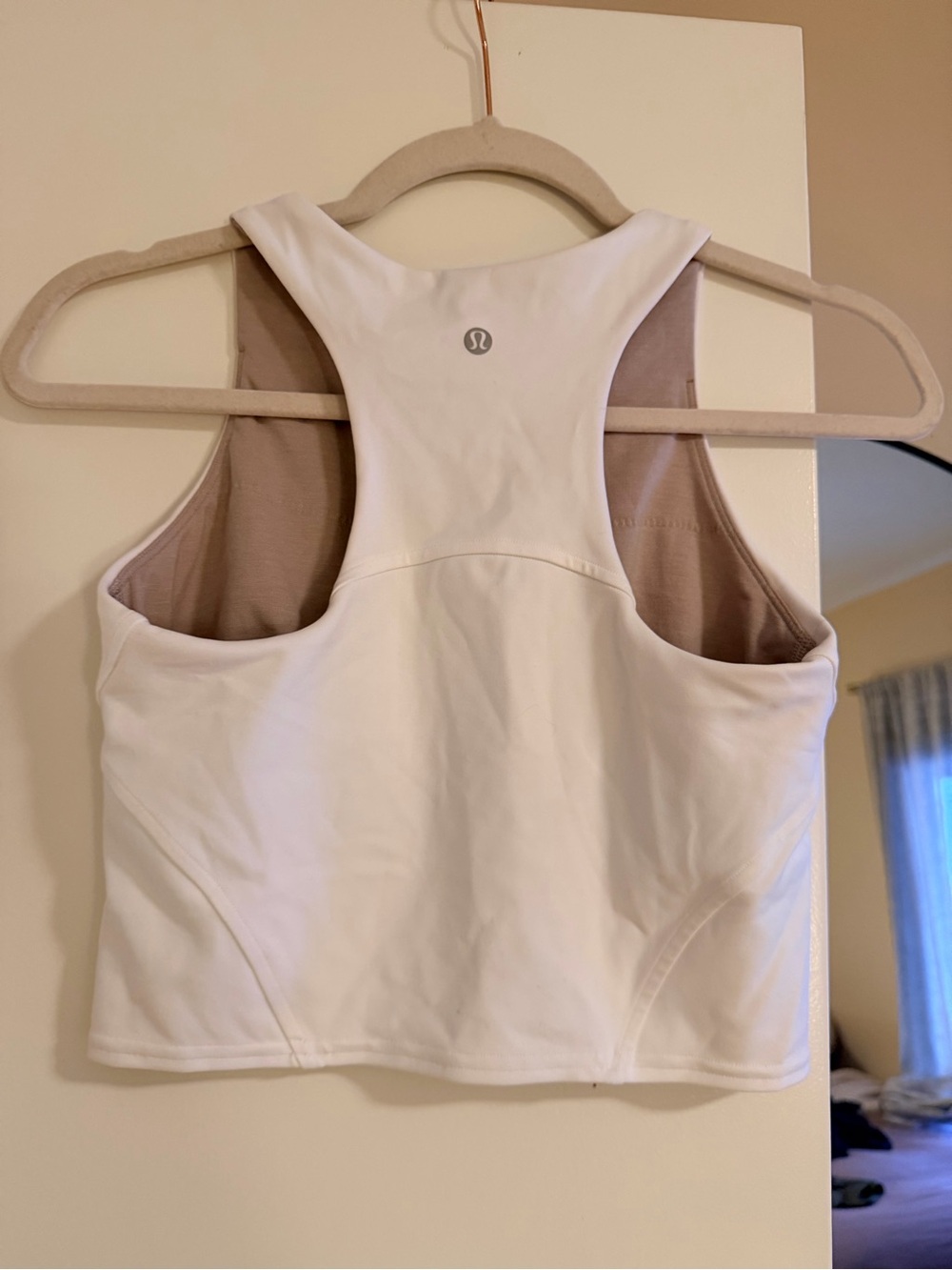 lululemon athletica White Racerback Cropped Sports Bra Size 6